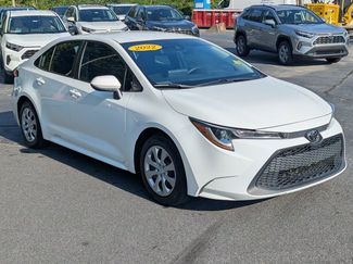 Used 2022 Toyota Corolla LE image 1