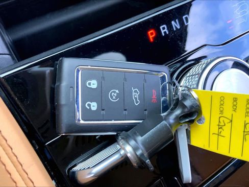 Used 2025 Jeep Grand Cherokee Summit image 15