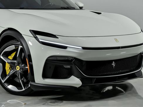 Used 2025 Ferrari Purosangue image 3