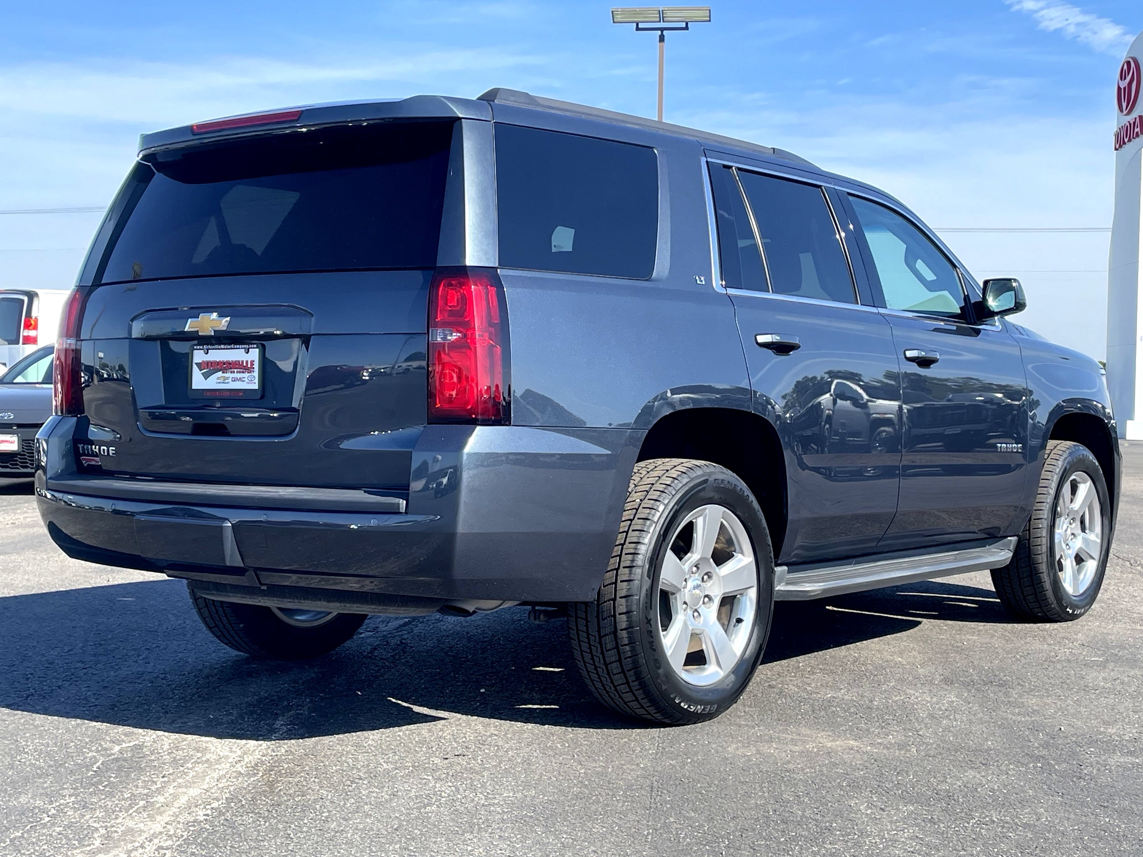 Used 2020 Chevrolet Tahoe LT w/ Luxury Package AWD/4WD image 4