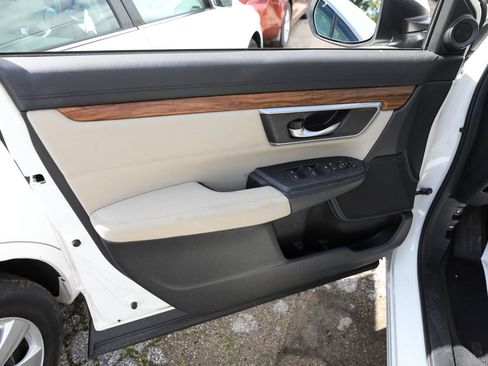 Used 2017 Honda CR-V EX image 16