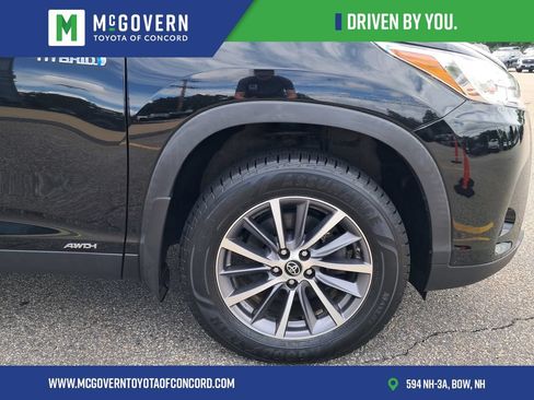 Used 2019 Toyota Highlander XLE w/ Carpet Mat Package (TMS) AWD/4WD image 10