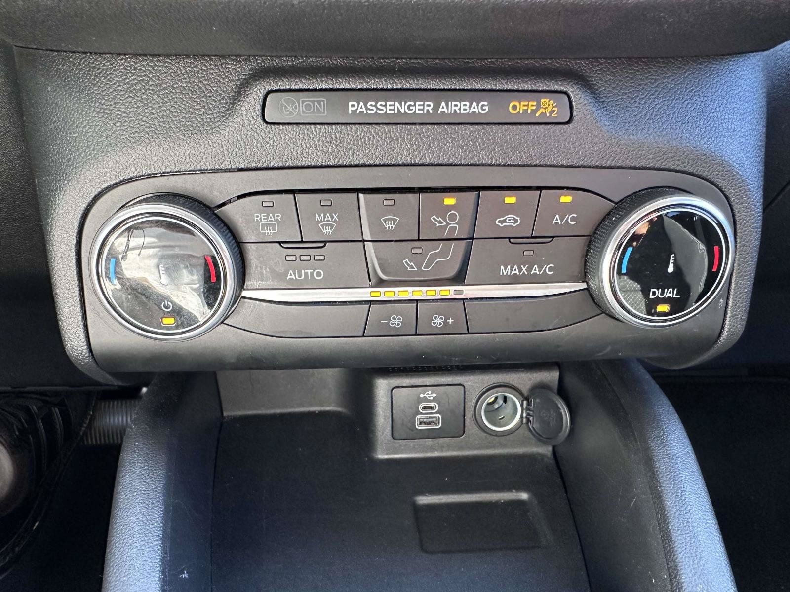 Used 2025 Ford Escape Active AWD/4WD image 24