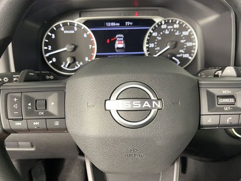 Used 2025 Nissan Rogue S FWD image 23