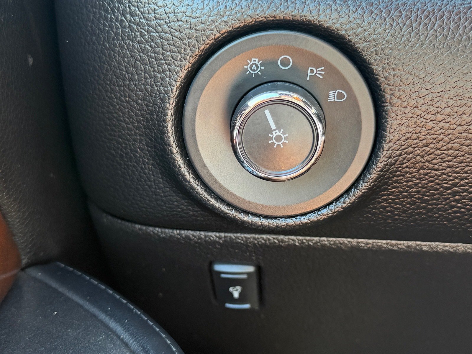 Used 2017 Lincoln Navigator L Select RWD image 36