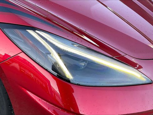 Used 2022 Chevrolet Corvette Stingray Coupe w/ Z51 Performance Package image 24