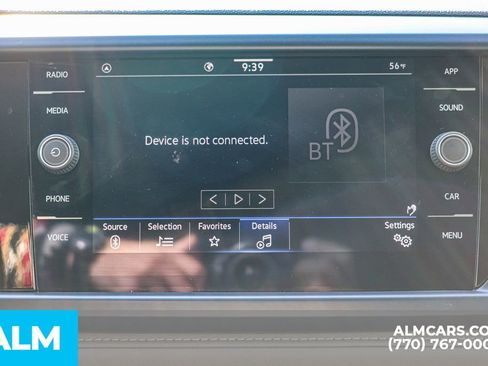 Used 2024 Volkswagen Taos SE image 39