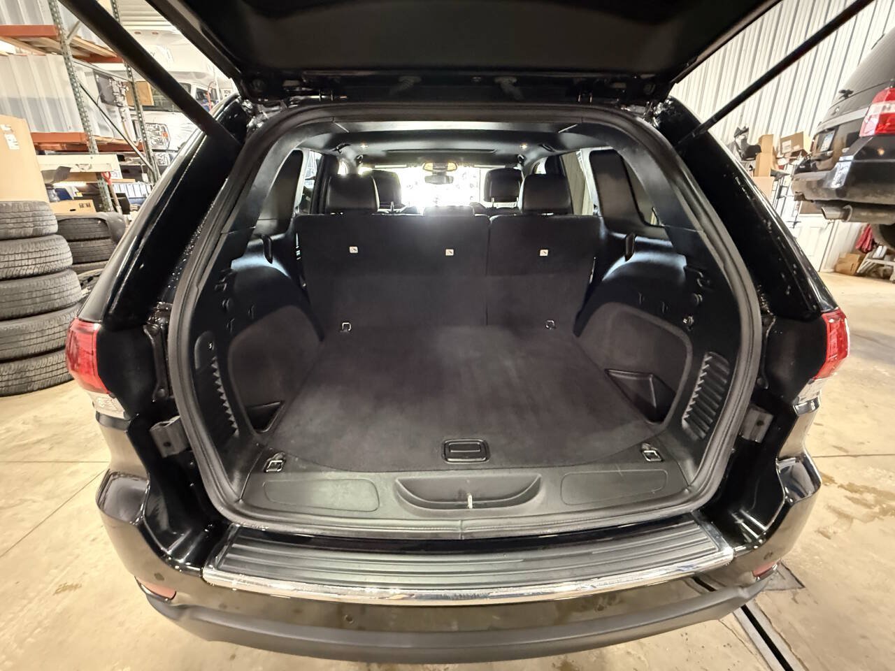 Used 2020 Jeep Grand Cherokee Limited AWD/4WD image 11