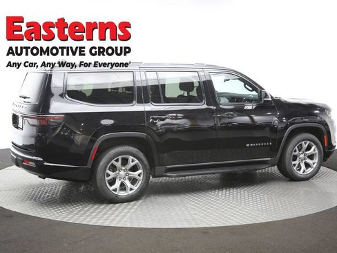 Used 2022 Jeep Wagoneer Series II AWD/4WD image 43