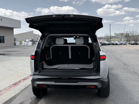 Used 2024 Rivian R1S Adventure AWD/4WD image 9
