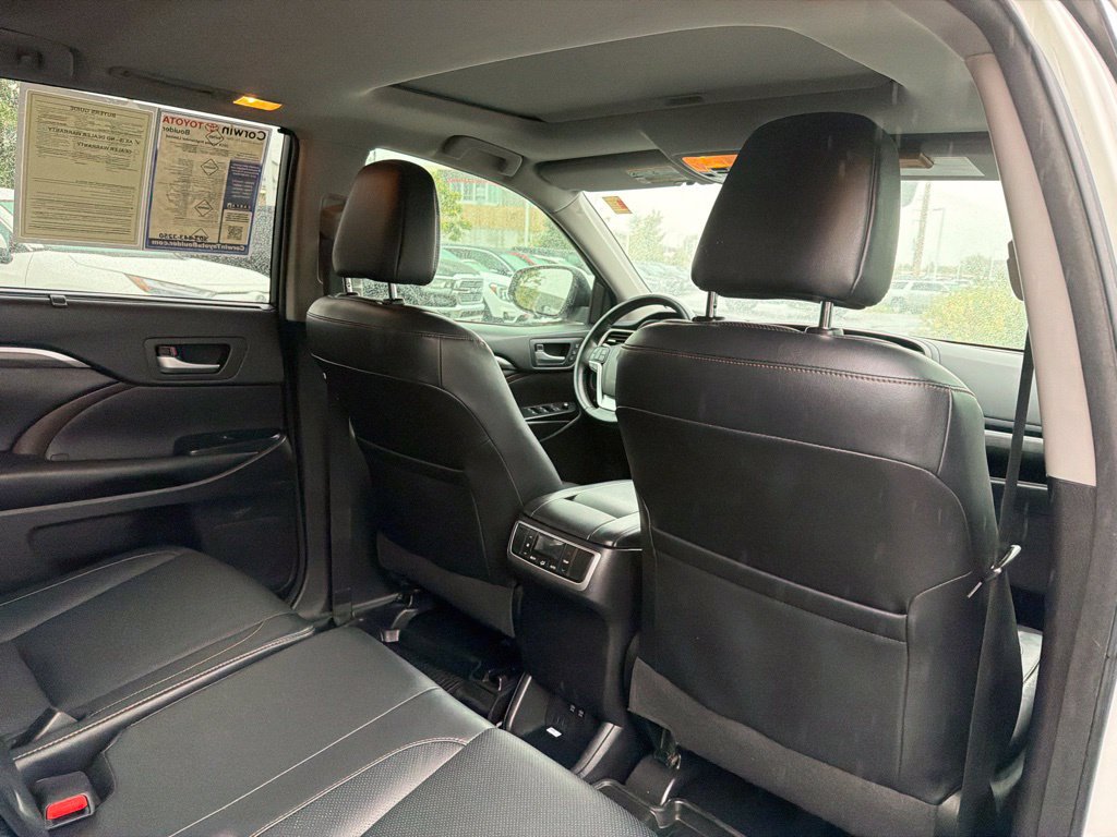 Used 2018 Toyota Highlander Limited AWD/4WD image 16