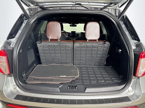 Used 2024 Ford Explorer Platinum w/ Technology Package image 25