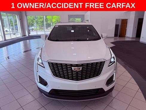 Used 2021 Cadillac XT5 Premium Luxury AWD/4WD image 2