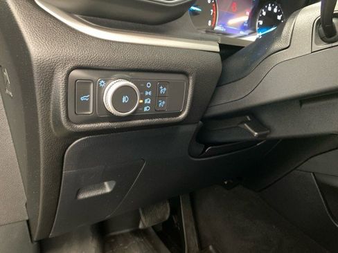 Certified 2022 Ford Explorer XLT w/ Equipment Group 202A image 19