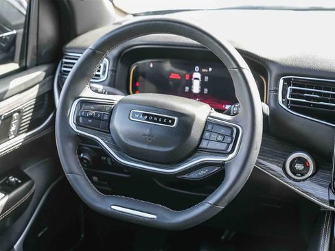 Used 2022 Jeep Wagoneer Series II image 12