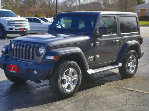 Used 2019 Jeep Wrangler Sport image 3