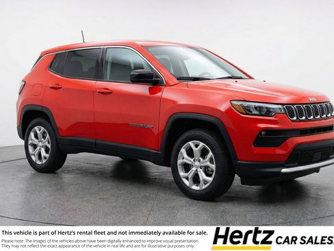 Used 2025 Jeep Compass Latitude image 1