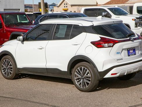 Used 2024 Nissan Kicks SV image 7