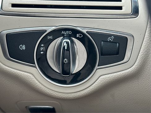 Used 2015 Mercedes-Benz C 300 4MATIC Sedan image 19