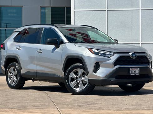 Certified 2023 Toyota RAV4 LE AWD/4WD image 2