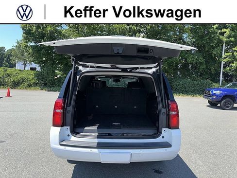 Used 2020 Chevrolet Suburban Premier AWD/4WD image 34