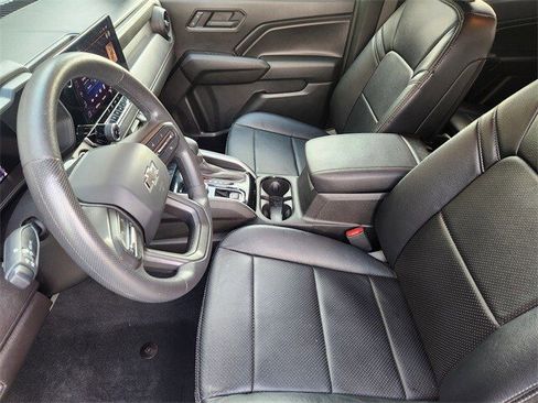 Used 2023 Chevrolet Colorado Trail Boss image 9