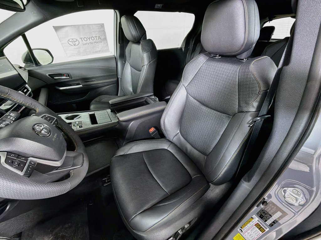 New 2026 Toyota Sienna XLE Woodland Edition AWD/4WD image 12