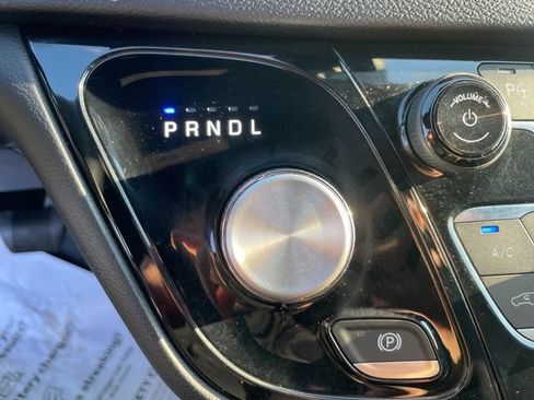 Used 2020 Chrysler Pacifica Touring-L Plus FWD image 17