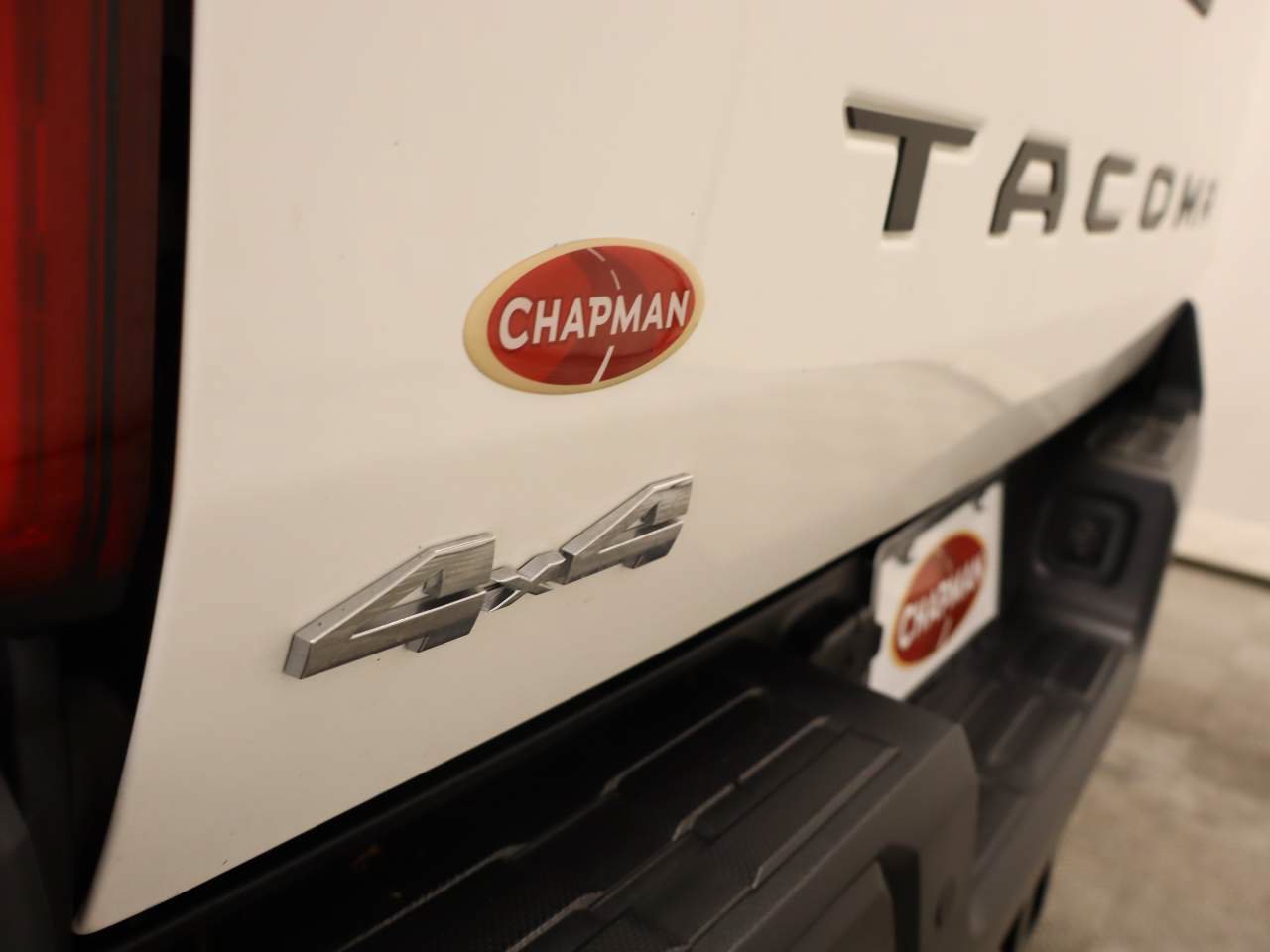 Used 2024 Toyota Tacoma SR w/ SR Upgrade Package AWD/4WD image 18