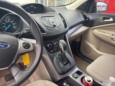 Used 2016 Ford Escape SE image 9