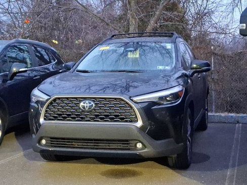 Certified 2024 Toyota Corolla Cross XLE image 5