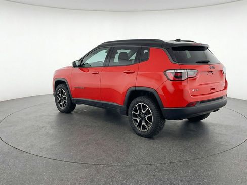 Used 2025 Jeep Compass Trailhawk image 6