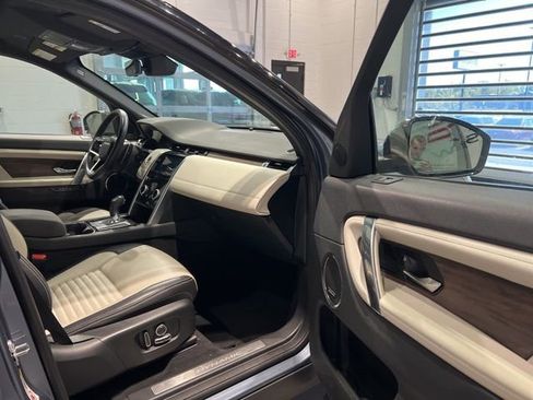Used 2022 Land Rover Discovery Sport SE R-Dynamic image 28