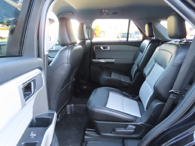 Used 2022 Ford Explorer XLT w/ Equipment Group 202A AWD/4WD image 21