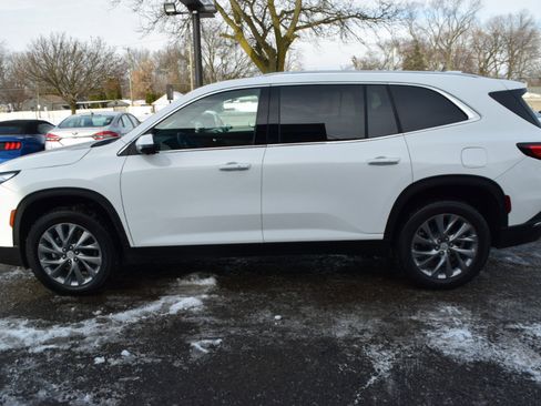 Used 2025 Buick Enclave Preferred image 11