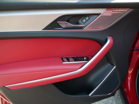 New 2026 Jaguar F-PACE R-Dynamic S image 4