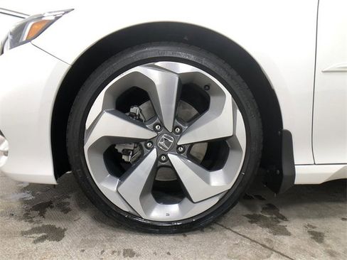 Used 2020 Honda Accord Touring image 13