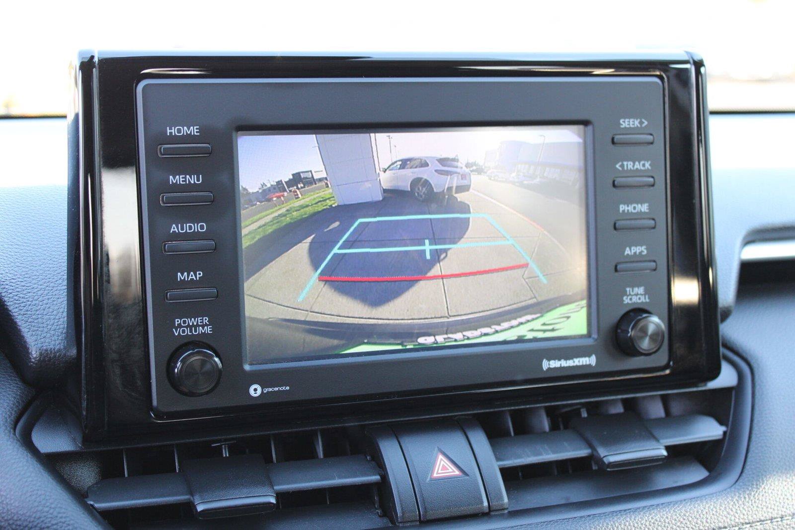 Used 2021 Toyota RAV4 LE AWD/4WD image 29