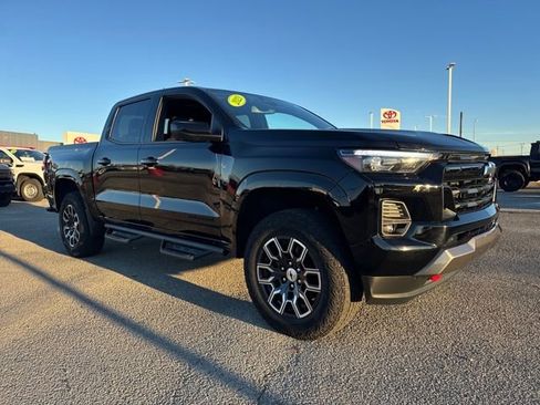 Used 2023 Chevrolet Colorado Z71 w/ Z71 Convenience Package 2 image 8