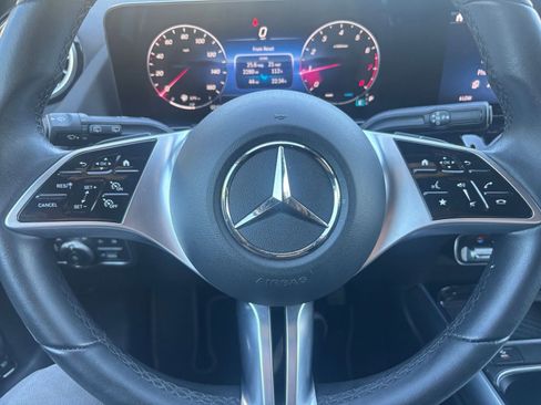 Used 2025 Mercedes-Benz GLA 250 image 29
