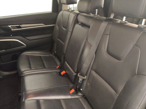 Used 2022 Kia Telluride LX FWD image 18