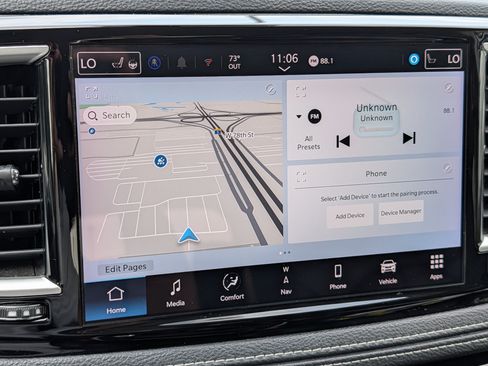 Used 2024 Chrysler Pacifica Limited FWD image 22