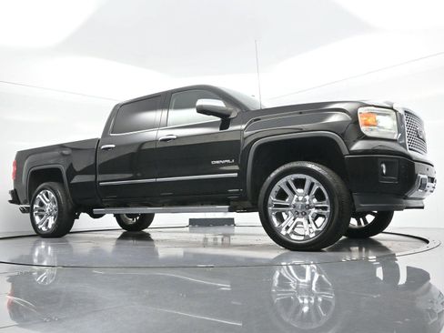 Used 2015 GMC Sierra 1500 Denali w/ Driver Alert Package AWD/4WD image 42