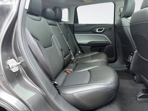 Used 2022 Jeep Compass Latitude w/ Sun and Sound Group image 19