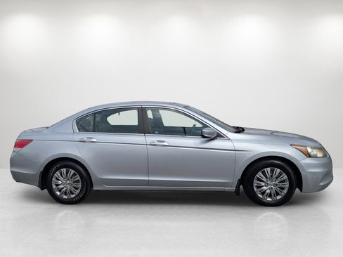 Used 2012 Honda Accord LX image 4