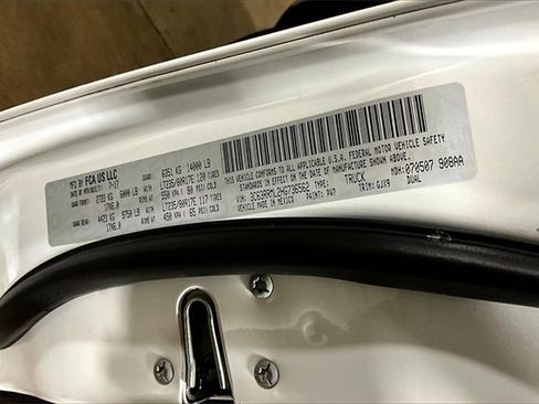 Used 2017 RAM 3500 Laramie image 33