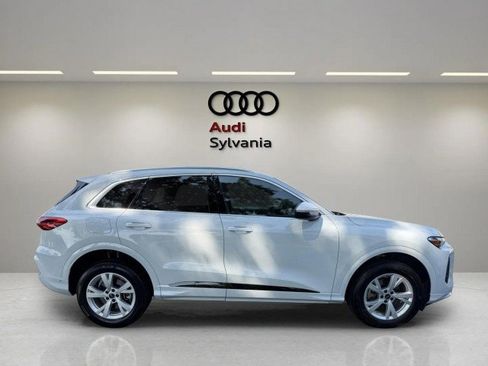 Certified 2025 Audi Q5 Premium w/ Convenience Package AWD/4WD image 9