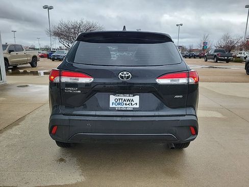 Used 2023 Toyota Corolla Cross L image 6