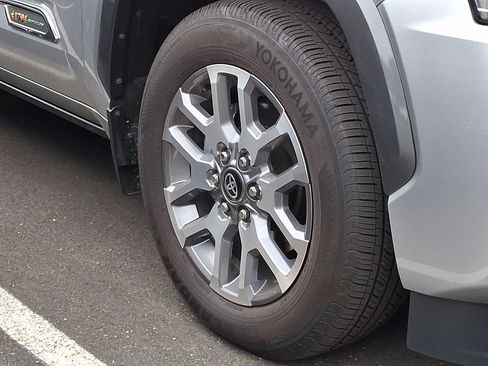 Used 2026 Toyota Sequoia Platinum AWD/4WD image 6
