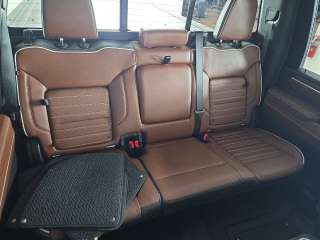 Certified 2025 GMC Sierra 2500 Denali Ultimate w/ Max Trailering Package AWD/4WD image 18
